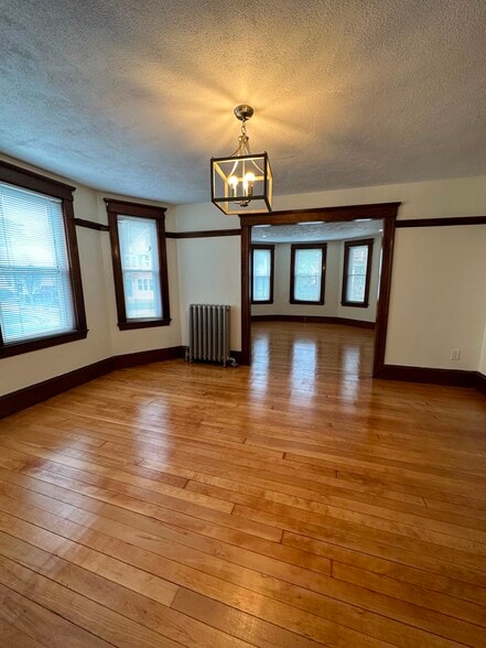 Building Photo - 65 Almont St