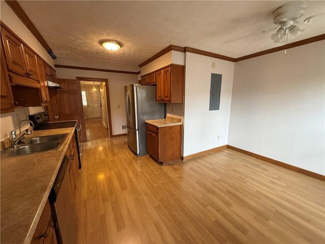 Building Photo - 3209 Henderson Walk