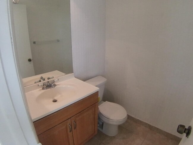 Building Photo - 537 Normandy Ln