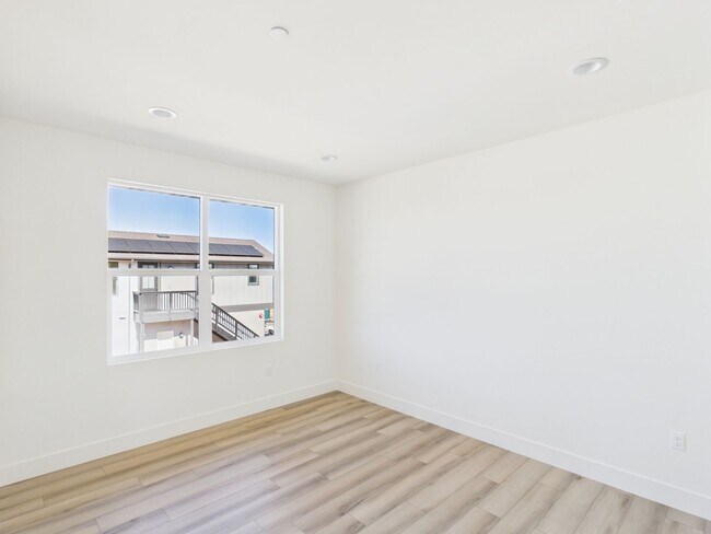 Building Photo - 705 Passion Ct