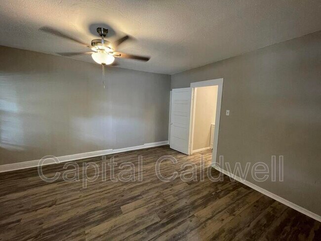 Building Photo - 1028 E 17th Ave