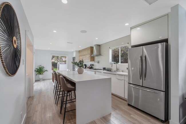 Building Photo - 5656 Donna Ave