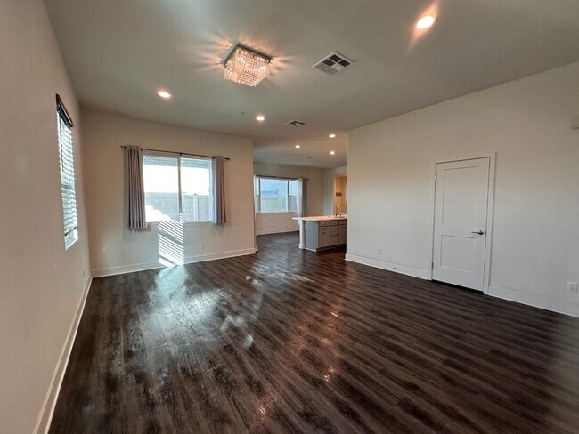 Building Photo - 15852 Ellington Wy