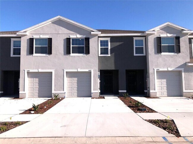 Building Photo - 32895 Pez Landing Ln