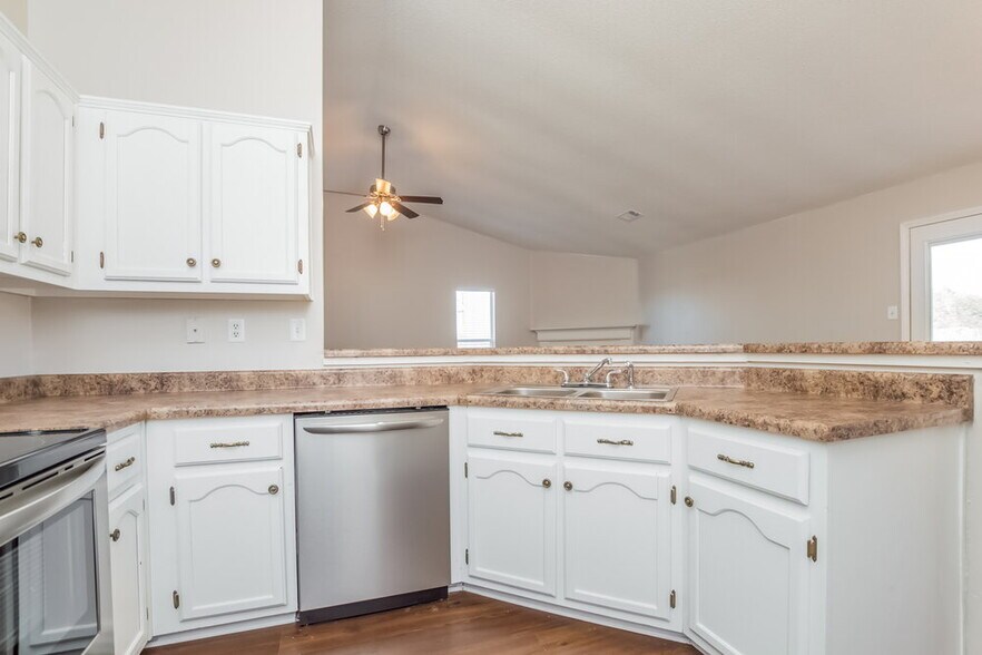 Building Photo - 7409 Dunbarton Dr