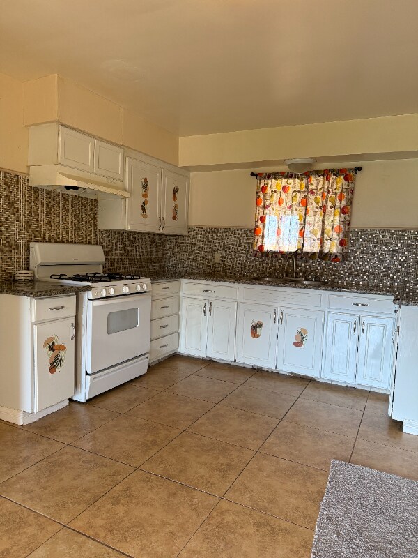 Building Photo - 4869 E Simpson Ave