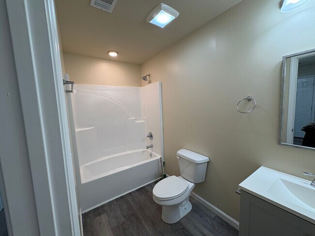 Building Photo - 308 S Third Street-Apartment 1