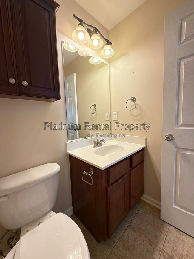 Building Photo - 4315 Avondale Ln