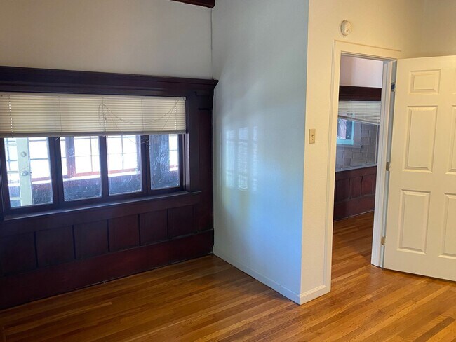 Building Photo - Charming & Bright 3 Bedroom 1 Bathroom Home Walking Distance to SJSU