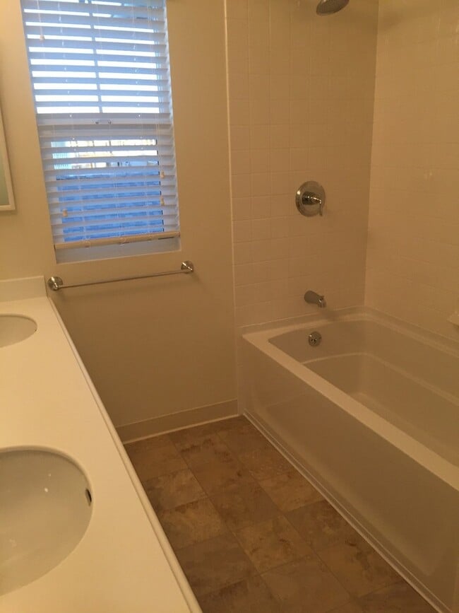 Building Photo - Lei Pauku Townhome Hoakalei