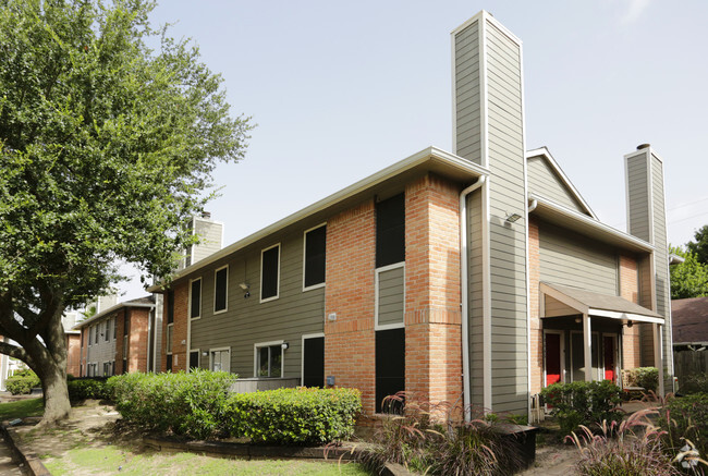 Building Photo - Park at Woodland Trails