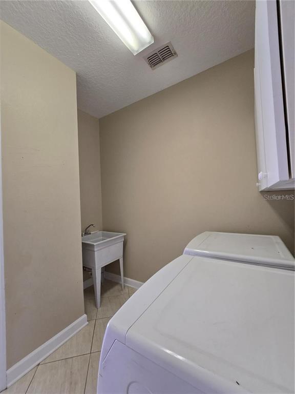 Building Photo - 13613 Larsen Ln