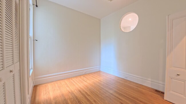 Building Photo - 1818 Webster-