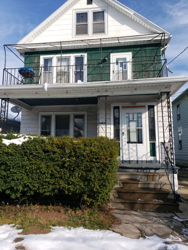 Primary Photo - 137 Laird Ave