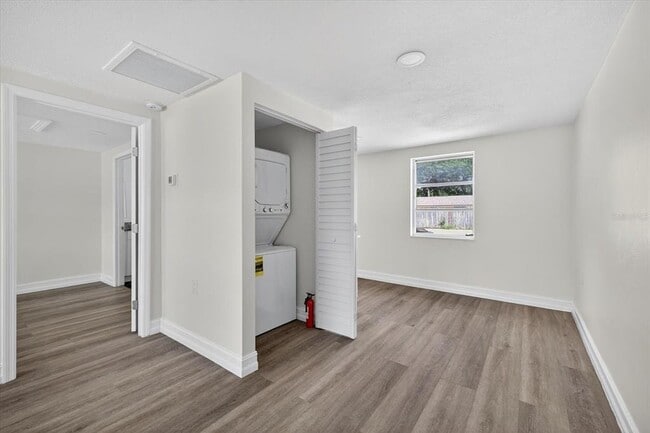 Building Photo - 5409 Oceanic Rd