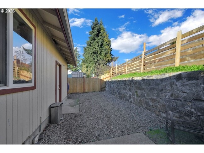 Building Photo - 3 Bed/ 1 Bath Home with RV Parking
