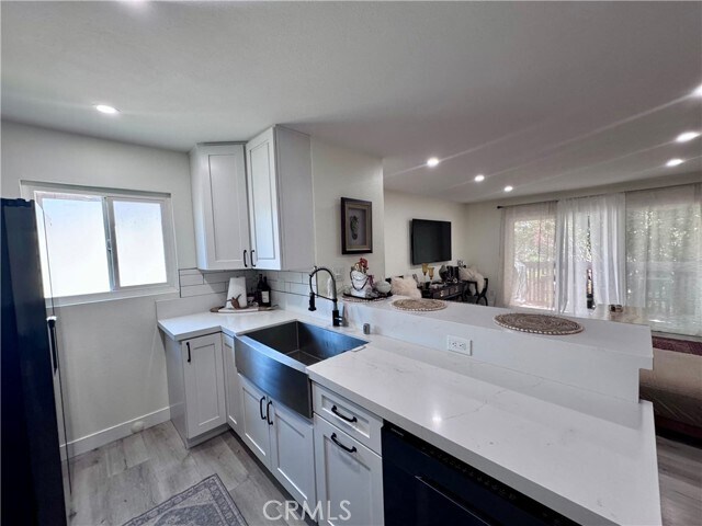 Building Photo - 1072 Cabrillo Park Dr