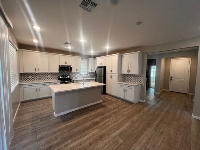 Building Photo - Move in Ready Home For Rent in Estrella!