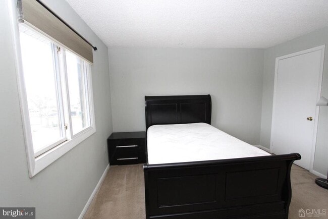 Building Photo - 5015 Ravens Crest Dr