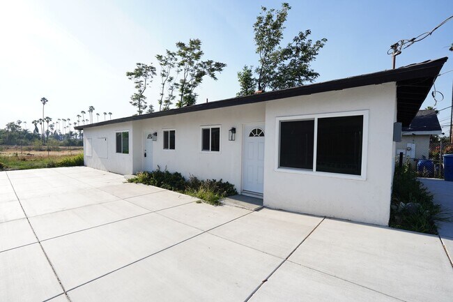 Building Photo - 3447-3449 Dwight Ave