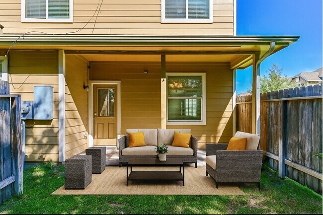 Building Photo - 14511 Roaring Fork Ln