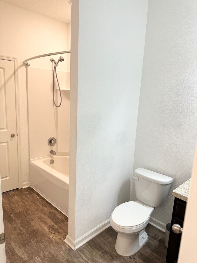 Building Photo - $1,000 Move In Special!!  Private Back Yar...