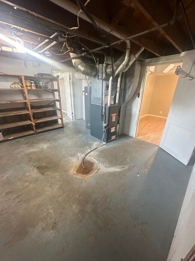 Building Photo - Ready Middle of January! Two bedrooms, one quarter bathroom home, pet friendly, central air!