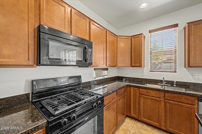 Building Photo - 15102 W Westview Dr