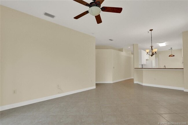 Building Photo - 3701 NW Willow Creek Dr