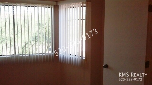 Building Photo - 5654 S Wood Crest Dr