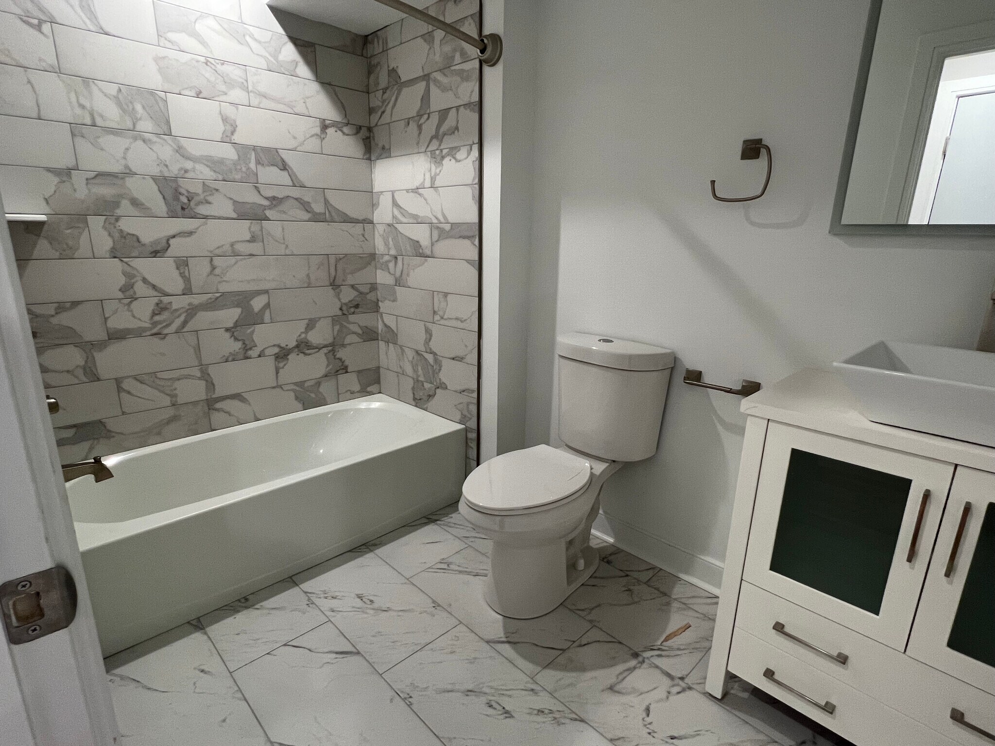 Building Photo - 5128 Spruce St