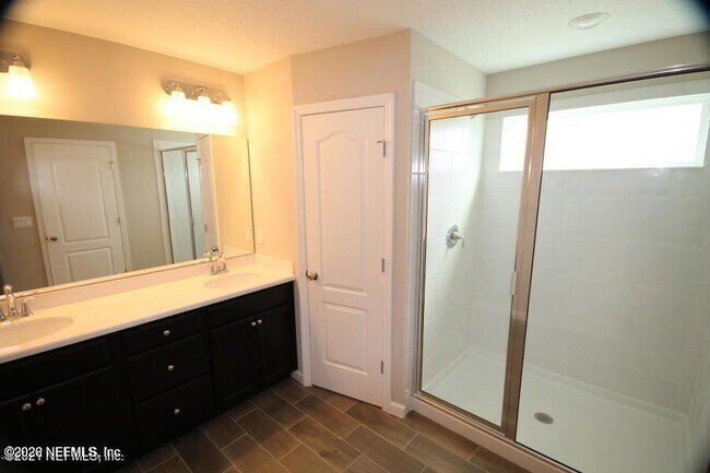 Building Photo - 2642 Caroline Hills Dr