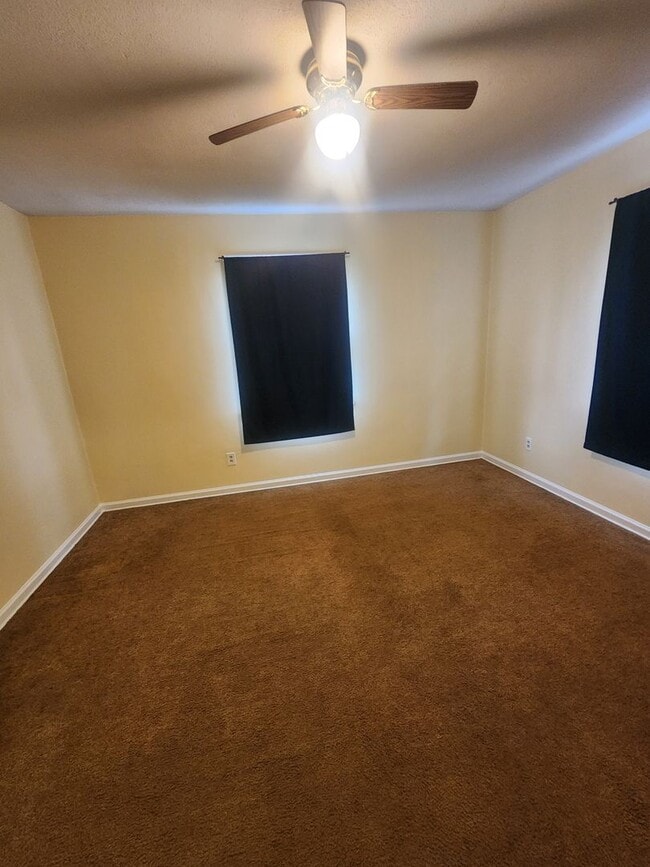 Building Photo - One Bedroom Spacious Duplex near Irvington