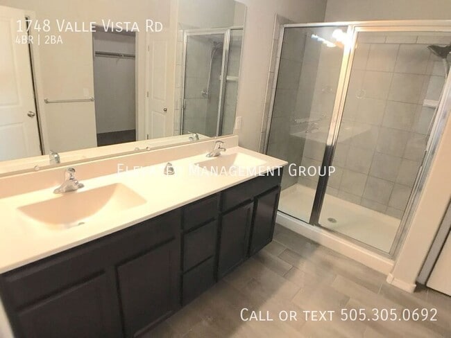 Building Photo - 1748 Valle Vista Rd NW