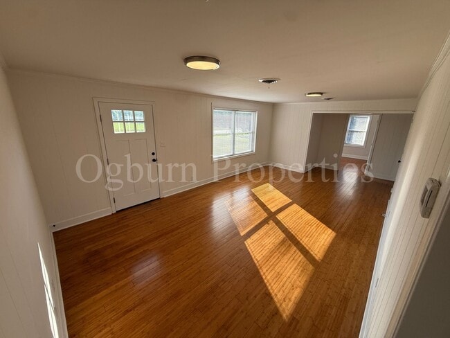 Building Photo - 1747 Piney Grv Rd