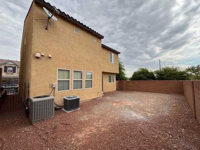 Building Photo - 10735 Knickerbocker Ave