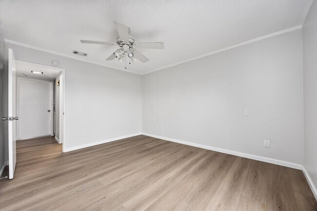 Building Photo - Beautiful 2-Bedroom Condo in Bakersfield, CA