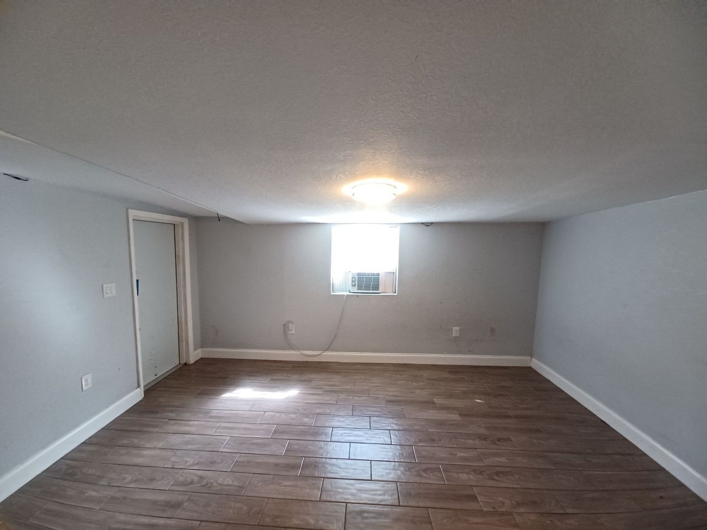 Building Photo - Priced to Rent 3/2 in Fort Myers
