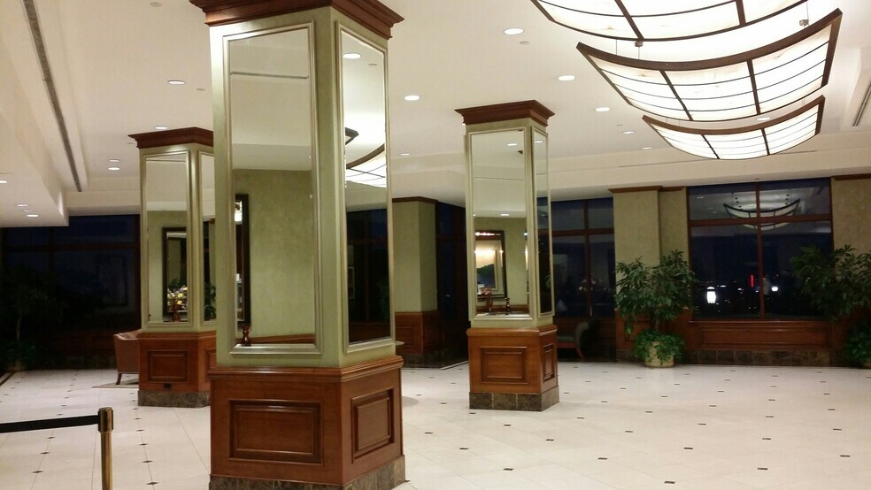 Condo Lobby - 100 Old Palisade Rd