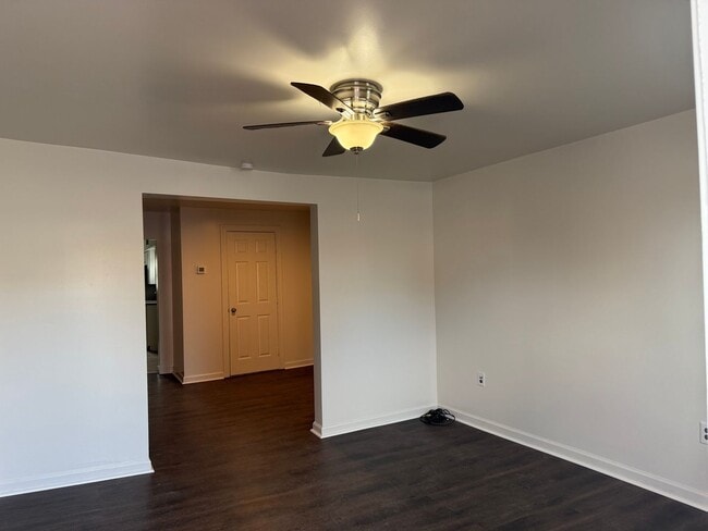 Building Photo - Newly renovated 3 bedroom , 1.5 bath house in Carlisle