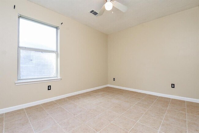 Building Photo - 11102 Kentington Oak Dr