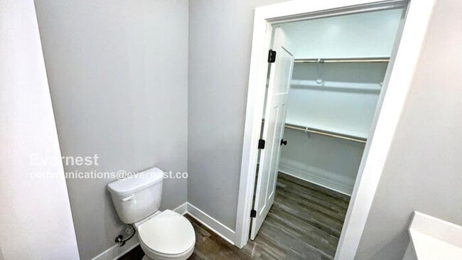 Building Photo - Charming 3-Bedroom Home with Modern Comfor...