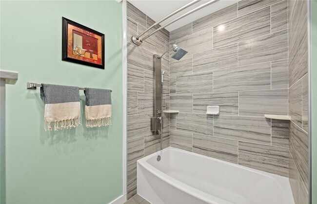 Building Photo - 12482 Farndon Ave
