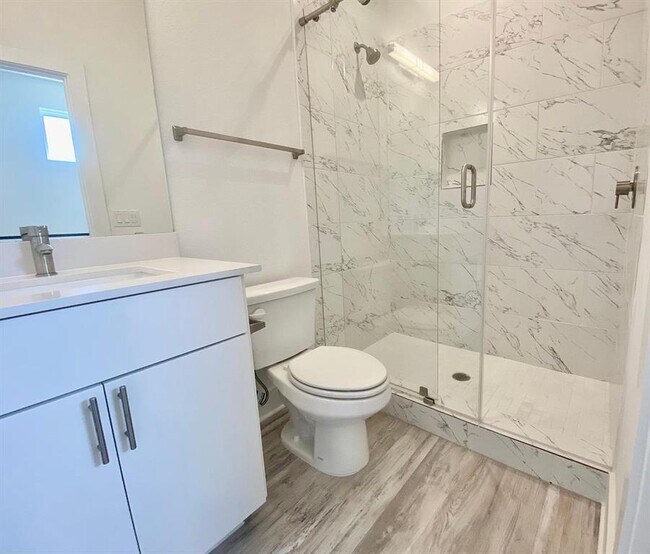 Building Photo - 6809 Montana St