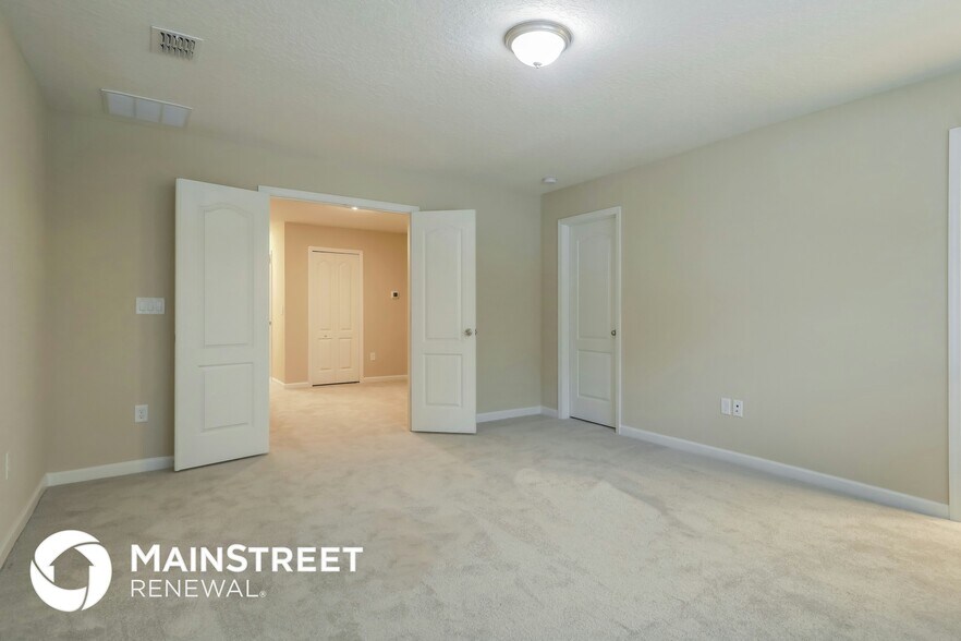 Building Photo - 7415 Palm Hills Dr