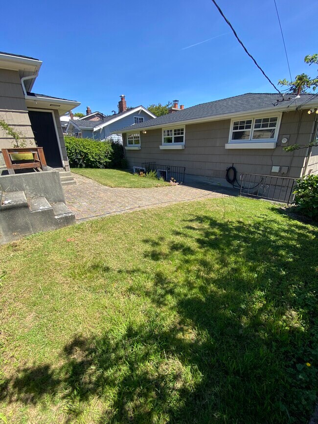 Building Photo - 4051 38th Ave SW