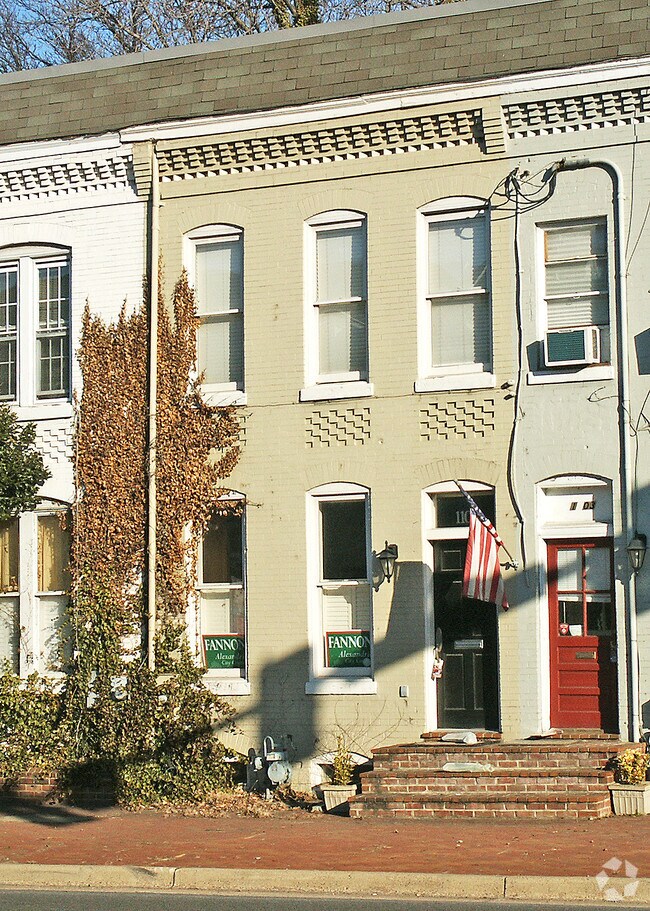 Sidewalk View - 1105 Duke St