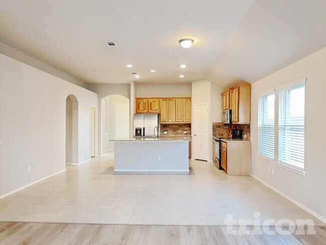 Building Photo - 936 Deer Valley Dr