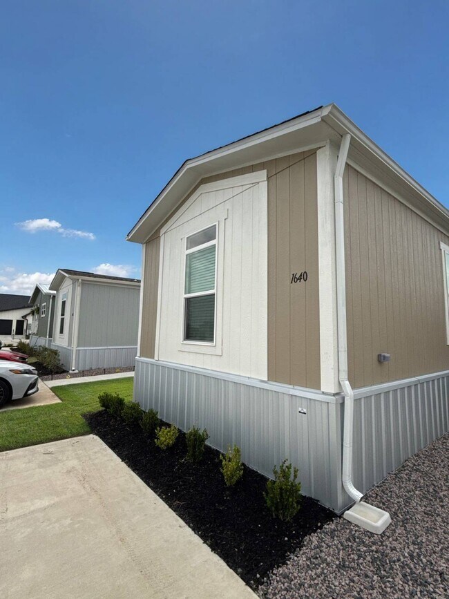 Building Photo - 1640 American Dr