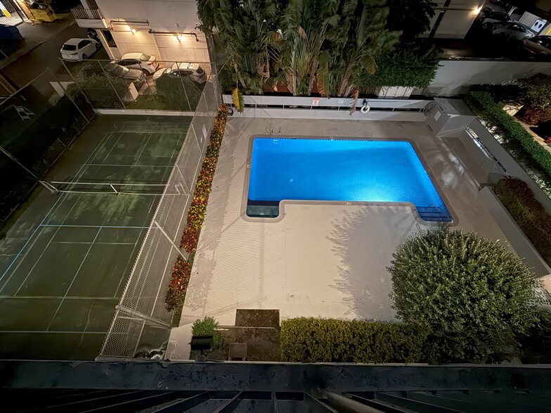Paddle court and Pool - 1621 Dole St